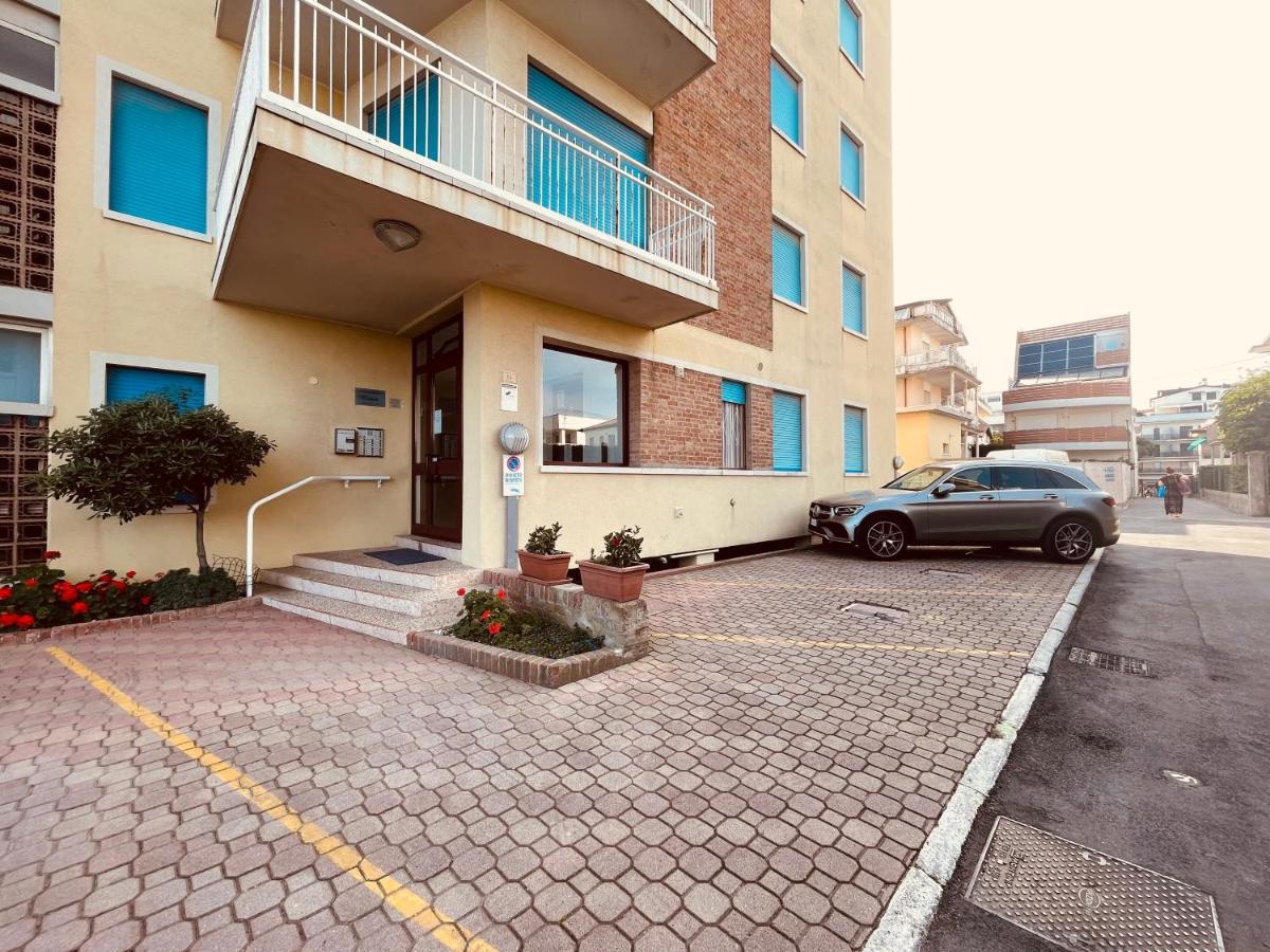 Appartamento Cima - Vista Mare, 3 Camere, Wifi, Family Apartment Lido di Jesolo Exterior photo